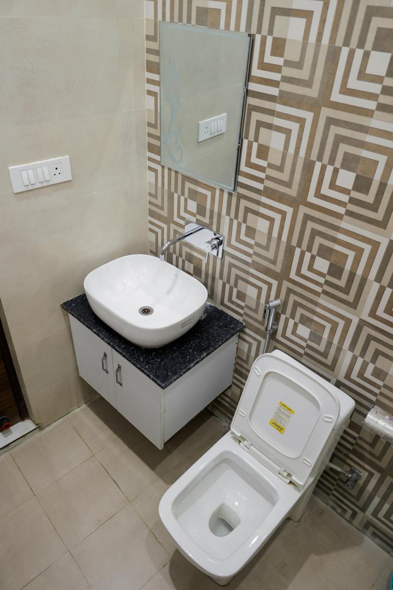 Hotel Parth Inn Rishīkesh Zewnętrze zdjęcie