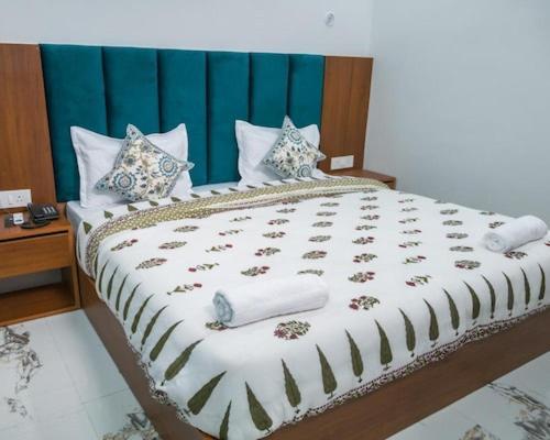 Hotel Parth Inn Rishīkesh Zewnętrze zdjęcie